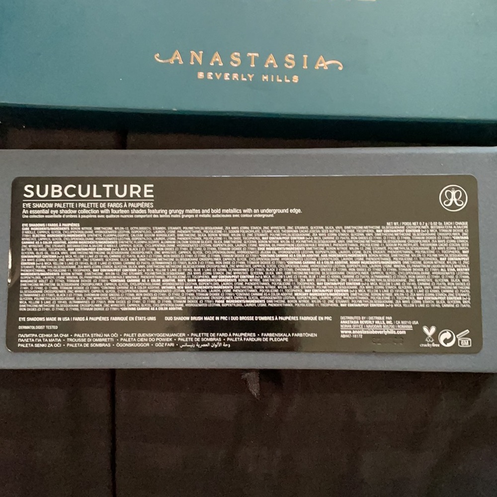 Subculture eyeshadow palette - Picture 7 of 9